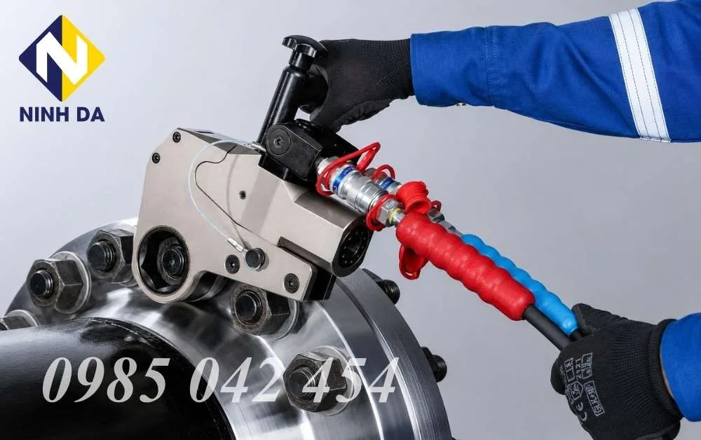 Cách chọn cờ lê thủy lực cho không gian hẹp 3 Cờ lê kiểu dáng thấp tháo siết trên mặt bích